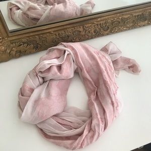 Lightweight banana republic scarf